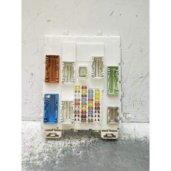 CAJA RELES / FUSIBLES 30S519416770 97RI010012