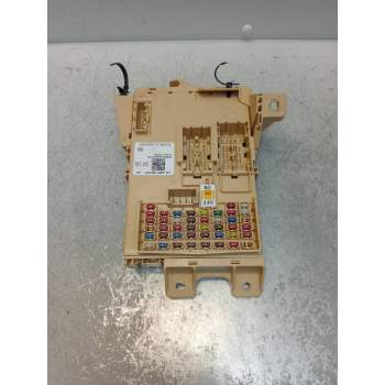 CAJA RELES / FUSIBLES 91950F2090 