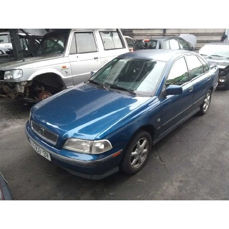 volvo s40 berlina del año 1997