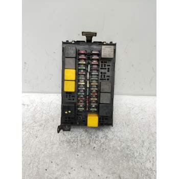 CAJA RELES / FUSIBLES 