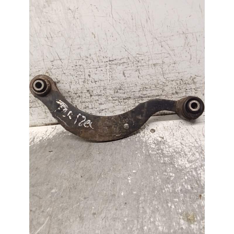 Recambio de brazo suspension superior trasero izquierdo para toyota auris (_e18_) 1.3 (nre180_) referencia OEM IAM   