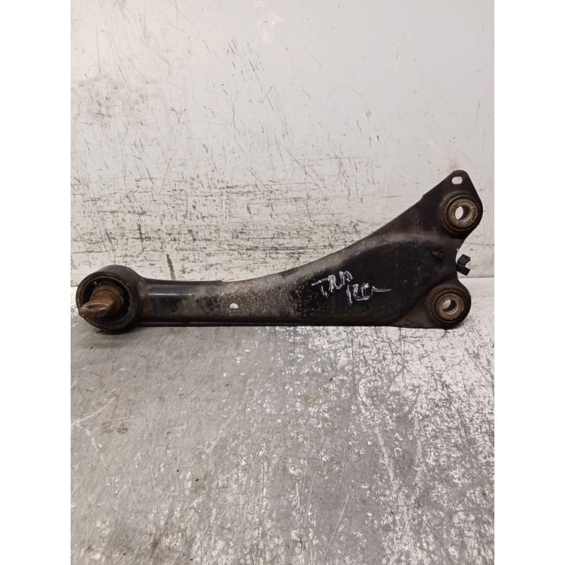 Recambio de brazo suspension superior trasero izquierdo para toyota auris (_e18_) 1.3 (nre180_) referencia OEM IAM   