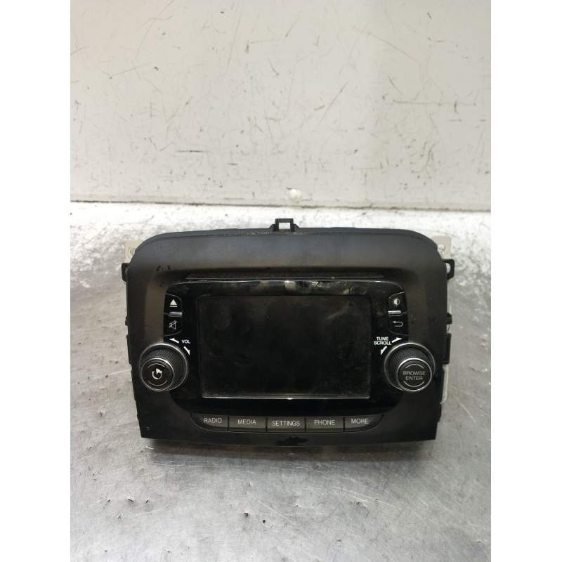 Recambio de sistema audio / radio cd para fiat 500 l (330) referencia OEM IAM A2C8386080 07355944690 2012