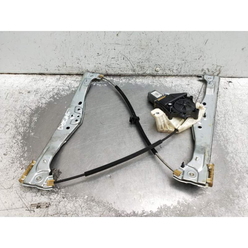 Recambio de elevalunas delantero derecho para citroën c4 cactus referencia OEM IAM 0130822570 9674252480 