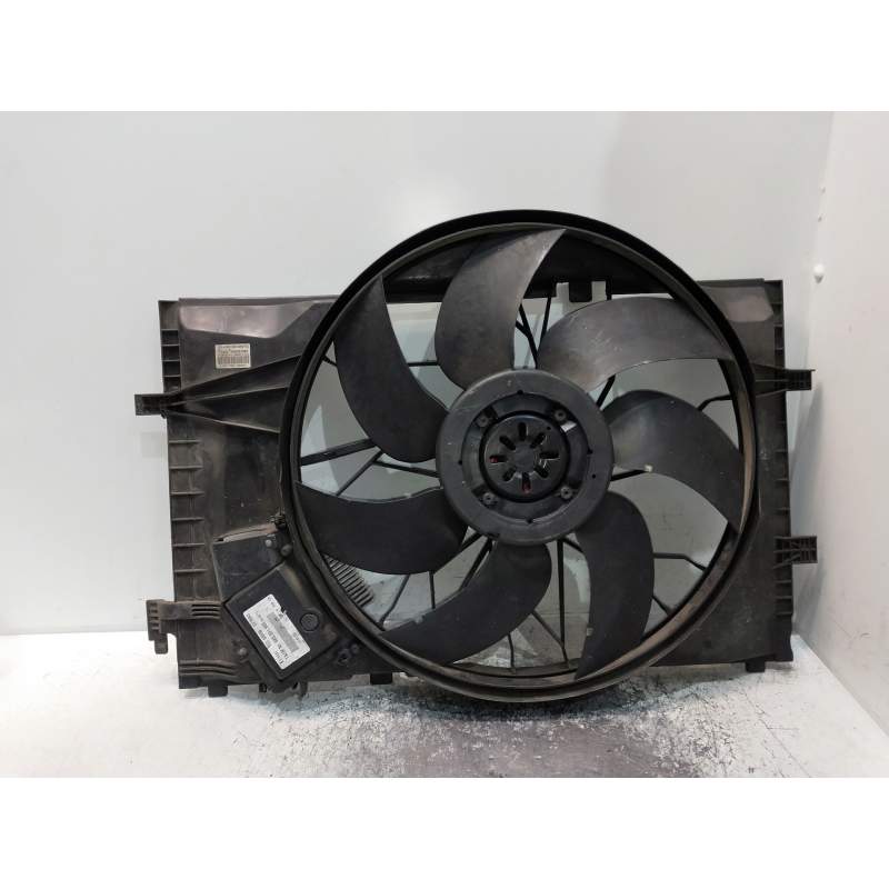 Recambio de electroventilador para mercedes-benz clase c (w203) berlina referencia OEM IAM A2035000293 885001966 2000