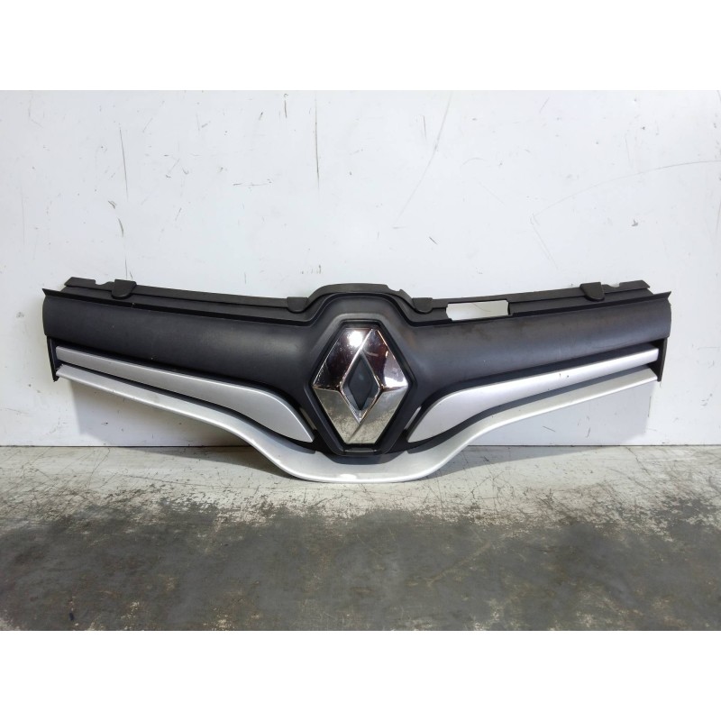 Recambio de rejilla delantera para renault kangoo profesional referencia OEM IAM 623101381R 1202567X 