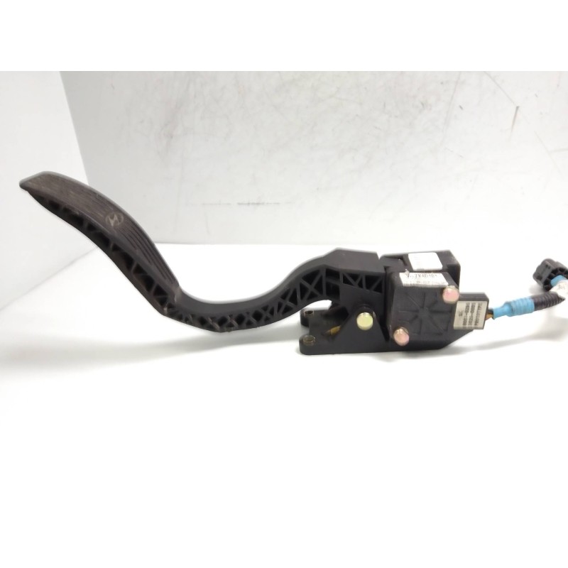 Recambio de potenciometro pedal para hyundai h 1 2.5 turbodiesel cat referencia OEM IAM 327264A650  