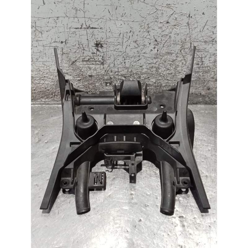 Recambio de moldura para bmw f ( - 800cc) f 700 gs (k70) referencia OEM IAM 8554371  