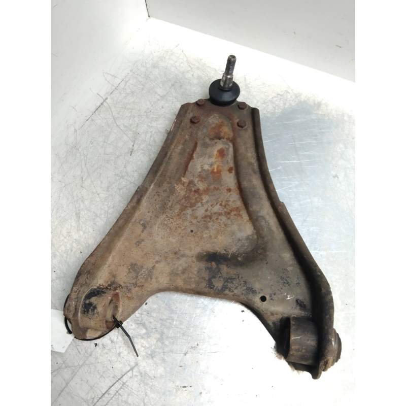 Recambio de brazo suspension inferior delantero derecho para renault 18 gtd referencia OEM IAM   