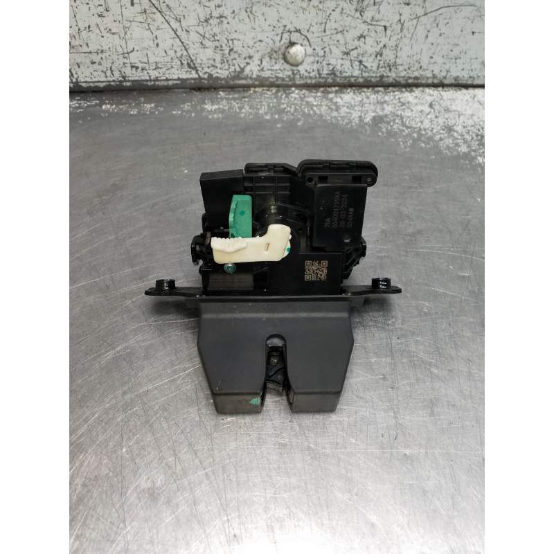 Recambio de motor cierre centralizado porton para omoda omoda5 referencia OEM IAM 554001715AA  5P