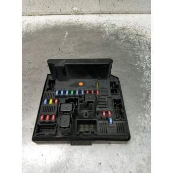 CAJA RELES / FUSIBLES 284B7BB00B 519228456 9762009343 J10/2011