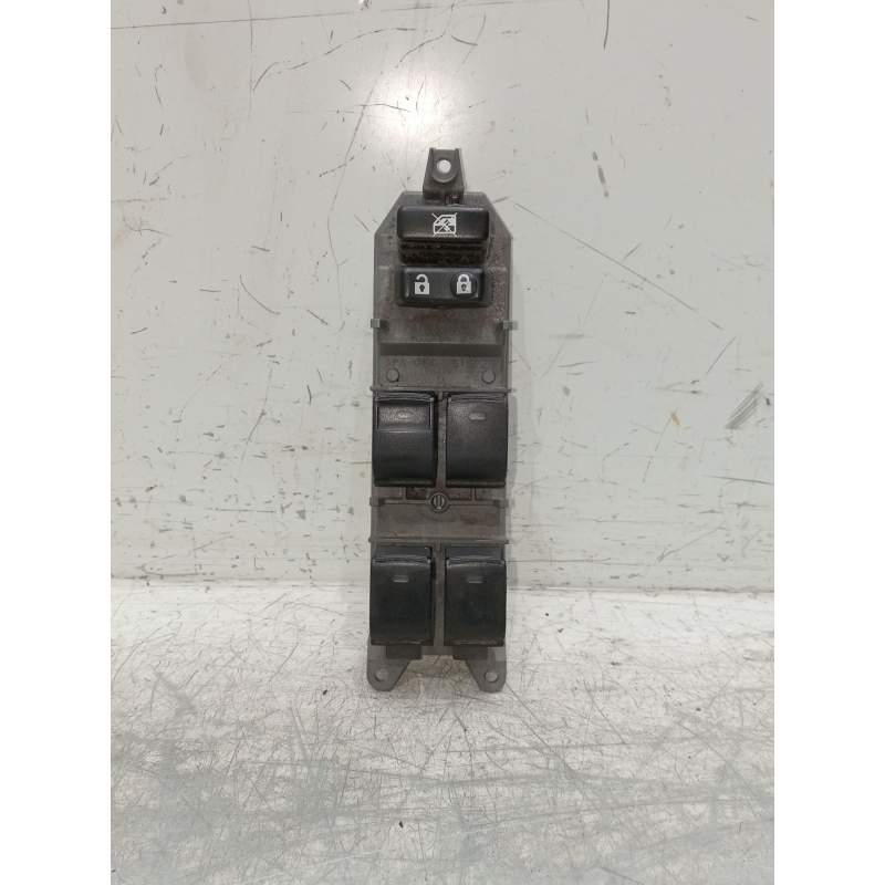 Recambio de mando elevalunas delantero izquierdo para toyota auris (_e18_) 1.3 (nre180_) referencia OEM IAM 8404002120  