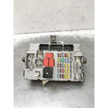 CAJA RELES / FUSIBLES 51804074 501210960040 2005