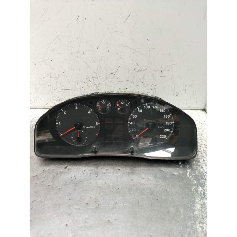 Recambio de cuadro instrumentos para audi a4 b5 (8d2) 1.9 tdi quattro referencia OEM IAM 88311225230  