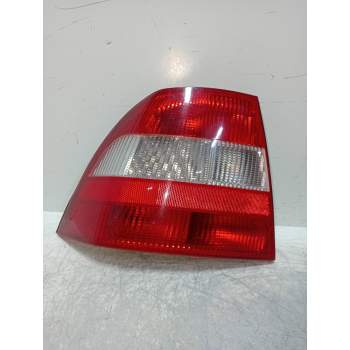 PILOTO TRASERO IZQUIERDO 90568047 5P B/99