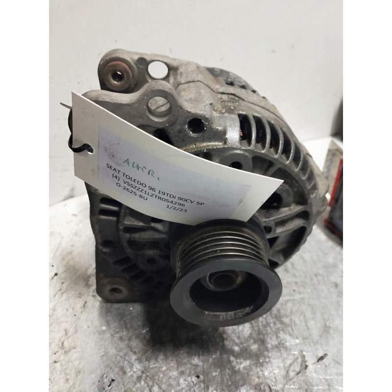 Recambio de alternador para seat toledo (1l) master referencia OEM IAM 0123320007  