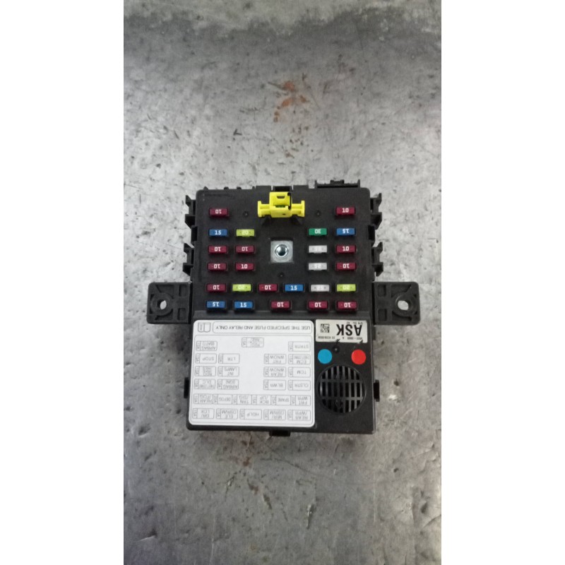 Recambio de caja reles / fusibles para chevrolet spark ls referencia OEM IAM 95020899  