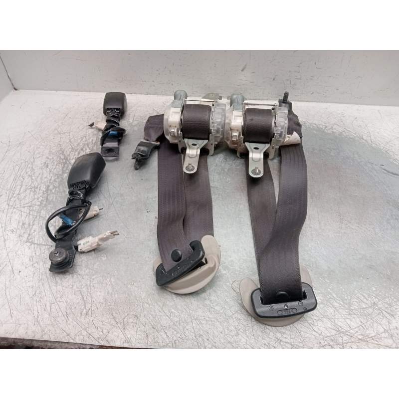 Recambio de juego cinturones delantero para subaru legacy iv (bl) 2.0 d awd (bld) referencia OEM IAM  4P 