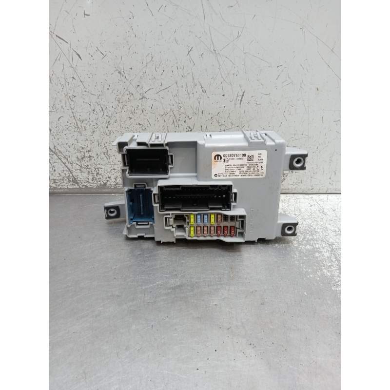 Recambio de caja reles / fusibles para fiat doblo cargo (263_) 1.3 d multijet (263wxu1a) referencia OEM IAM 0052076100 FI6AM433R