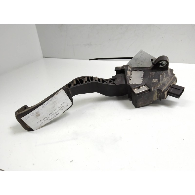 Recambio de potenciometro pedal para toyota yaris connect referencia OEM IAM 781100D011  