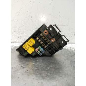 CAJA RELES / FUSIBLES 000710 142908041503 2001