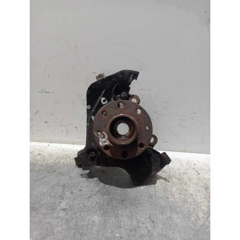 Recambio de mangueta delantera derecha para opel corsa d essentia referencia OEM IAM 55703153 13CDTI 2006