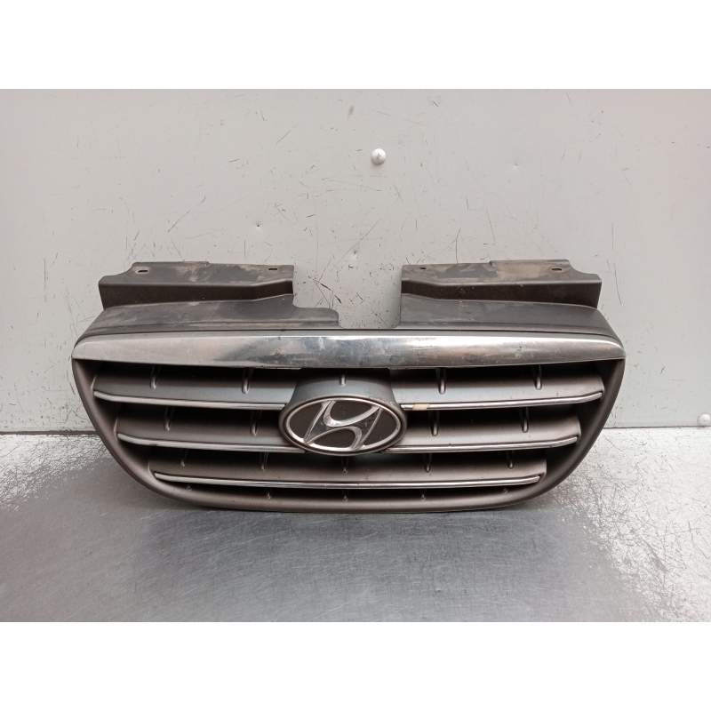 Recambio de rejilla delantera para hyundai elantra iii sedán (xd) 1.6 referencia OEM IAM   