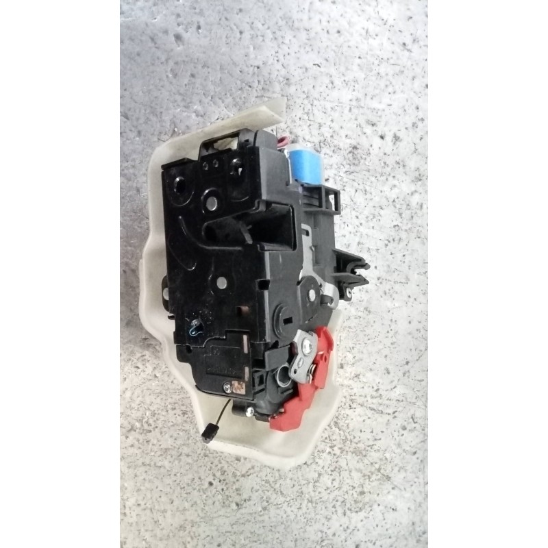 Recambio de motor cierre centralizado trasero derecho para volkswagen touran (1t2) highline referencia OEM IAM 7L0839016D  