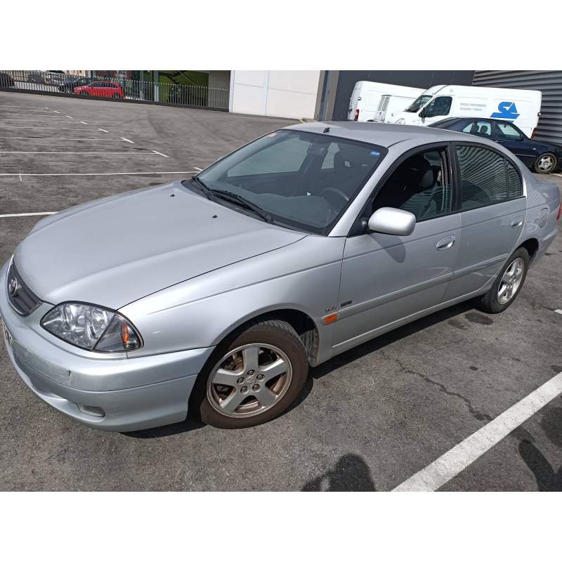 TOYOTA AVENSIS BERLINA (T 22)