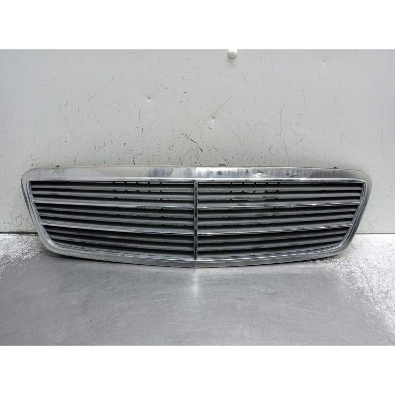 Recambio de rejilla delantera para mercedes-benz clase c (w203) c 220 cdi (203.006) referencia OEM IAM   2000