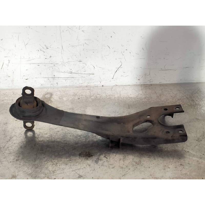 Recambio de brazo suspension inferior trasero izquierdo para kia cee´d drive referencia OEM IAM  16CRDI 2006