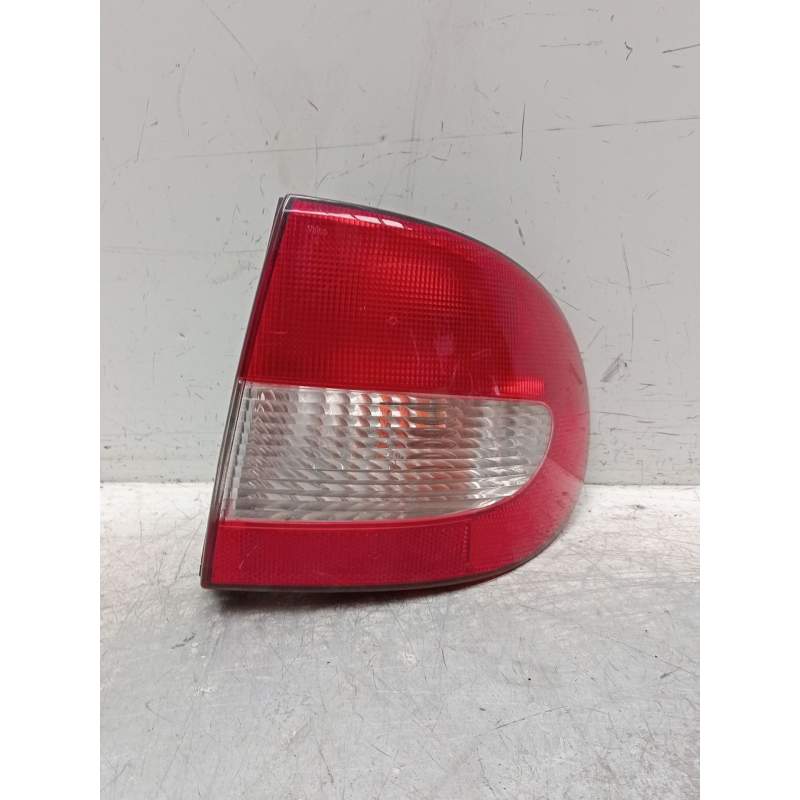 Recambio de piloto trasero derecho para renault megane i classic (la0/1_) 1.4 16v (la0d, la1h, la0w, la10) referencia OEM IAM  4