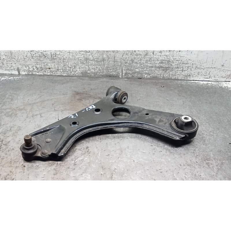 Recambio de brazo suspension inferior delantero izquierdo para fiat 500 l (330) referencia OEM IAM  13JTD 2012