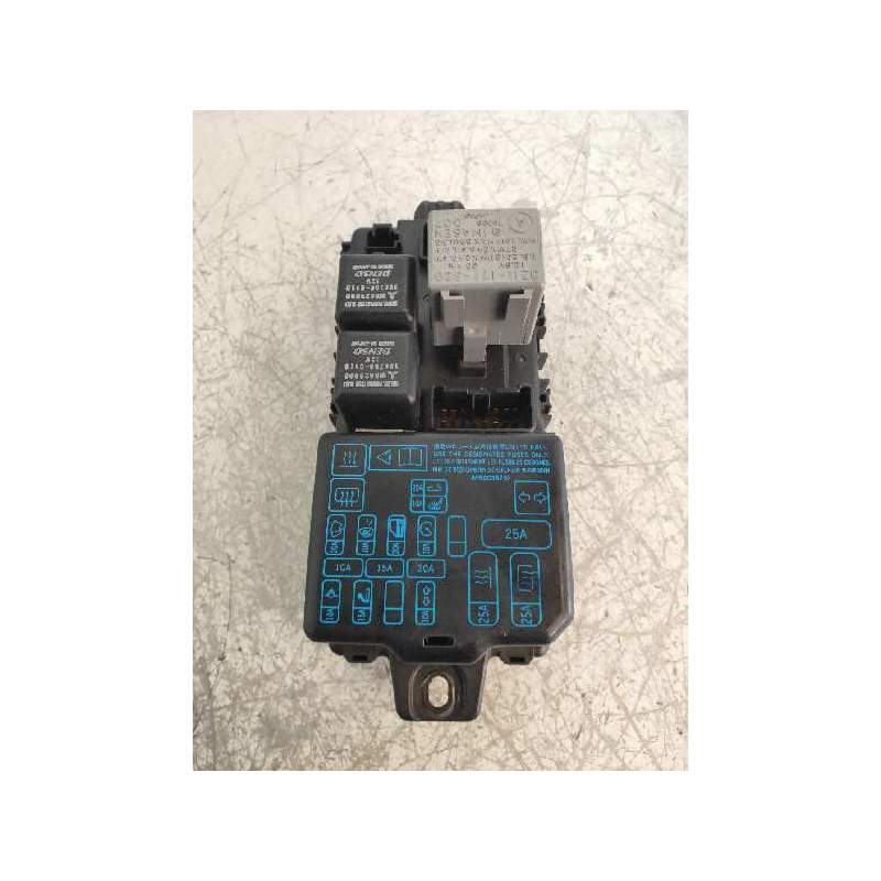 Recambio de caja reles / fusibles para mitsubishi lancer berlina (c60a/c70a) 1.6 referencia OEM IAM 2323006093  