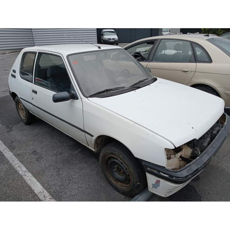 PEUGEOT 205 BERLINA