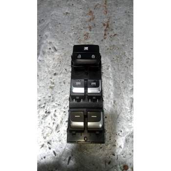MANDO ELEVALUNAS DELANTERO IZQUIERDO 93570F1070 