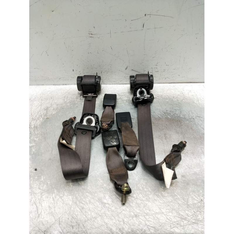 Recambio de juego cinturones trasero para hyundai matrix (fc) 1.6 gls referencia OEM IAM  5P 2004