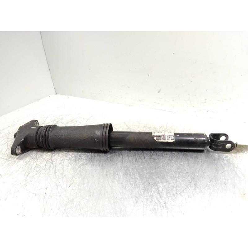 Recambio de amortiguador trasero para hyundai i30 1.6 crdi cat referencia OEM IAM 553102R700  