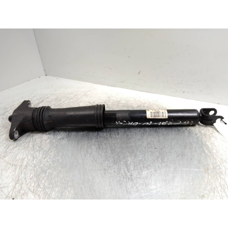 Recambio de amortiguador trasero para hyundai i30 1.6 crdi cat referencia OEM IAM 553102R700  