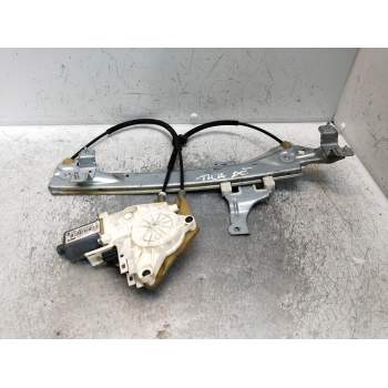 ELEVALUNAS TRASERO DERECHO 827200016R 4P