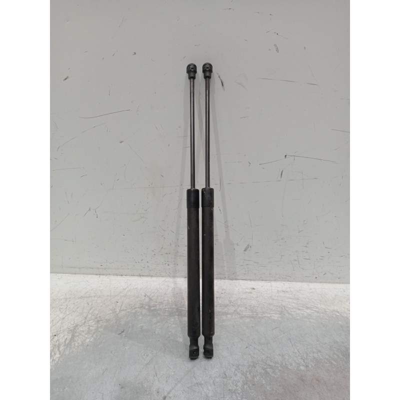 Recambio de amortiguadores maletero / porton para dacia sandero referencia OEM IAM 904529943r 7000210536c0 