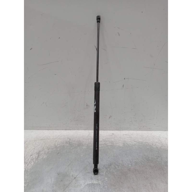 Recambio de amortiguadores capo para dacia sandero referencia OEM IAM 654713274r 7000210541f0 
