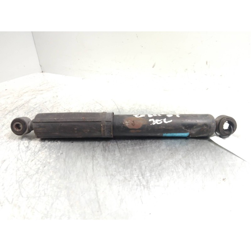 Recambio de amortiguador trasero para nissan interstar mod. 04 (x70) 2.5 dci diesel cat referencia OEM IAM 8200715101  