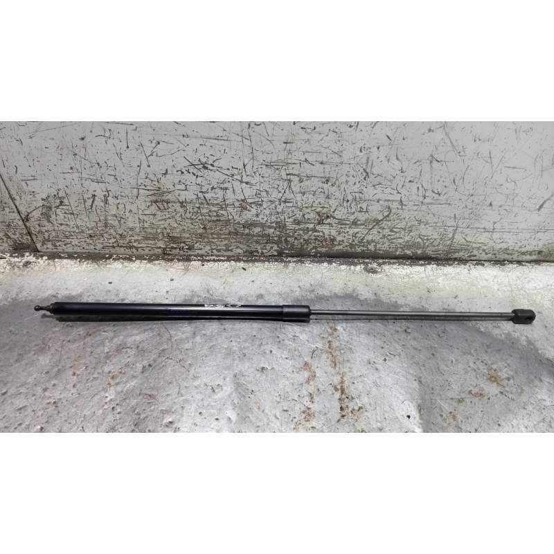 Recambio de amortiguadores capo para renault megane iii berlina 5 p dynamique referencia OEM IAM 654710003R  2012
