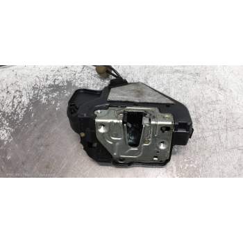 MOTOR CIERRE CENTRALIZADO TRASERO DERECHO 2117300635 4P 2002