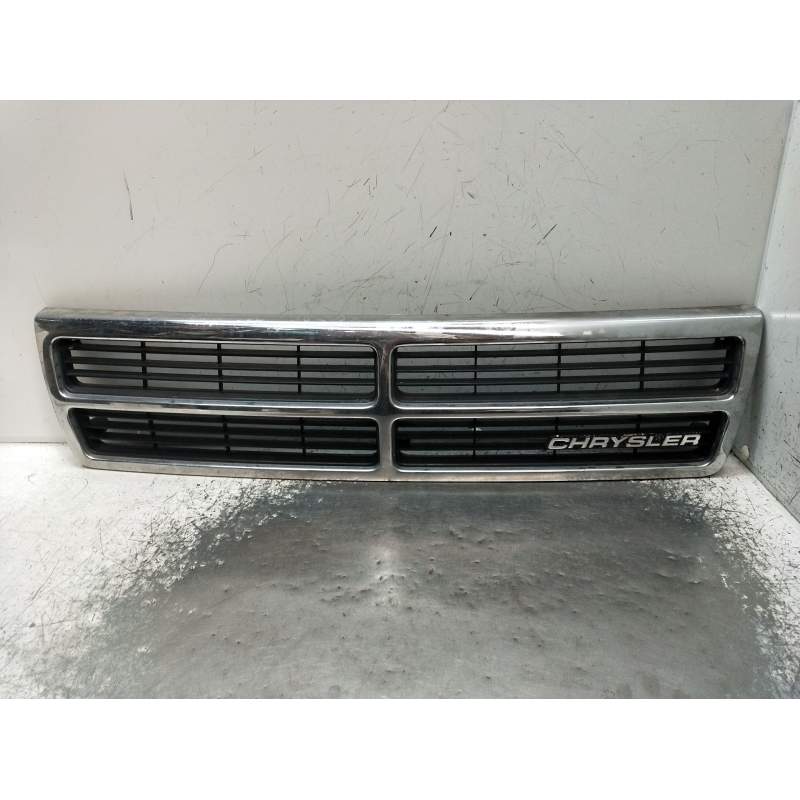 Recambio de rejilla delantera para chrysler voyager ii (es) 2.5 td referencia OEM IAM   1991