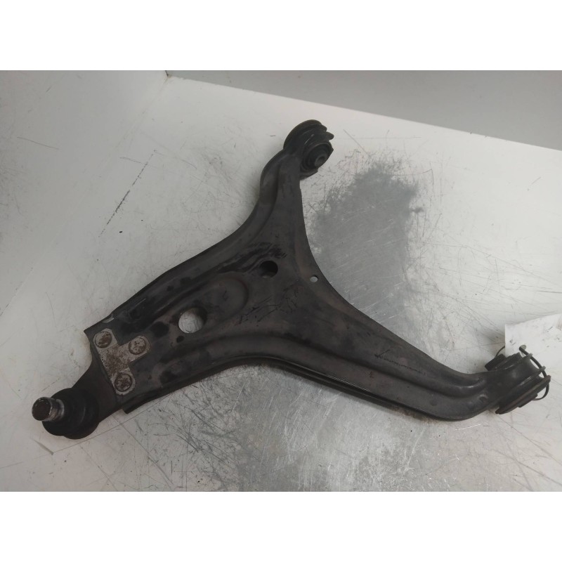 Recambio de brazo suspension inferior delantero izquierdo para audi 80 2.0 i referencia OEM IAM   