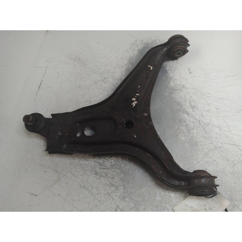 Recambio de brazo suspension inferior delantero derecho para audi coupe (855) 2.2 referencia OEM IAM 895407160  