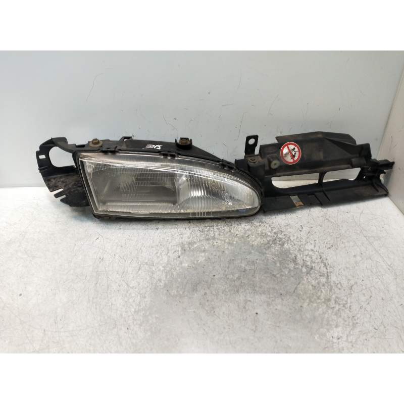 Recambio de faro derecho para ford mondeo berlina/familiar (fd) clx berlina referencia OEM IAM   1993