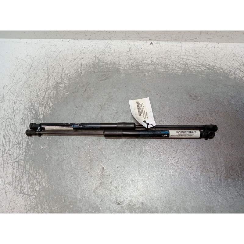 Recambio de amortiguadores maletero / porton para toyota auris active referencia OEM IAM 6895002091 6896002081 